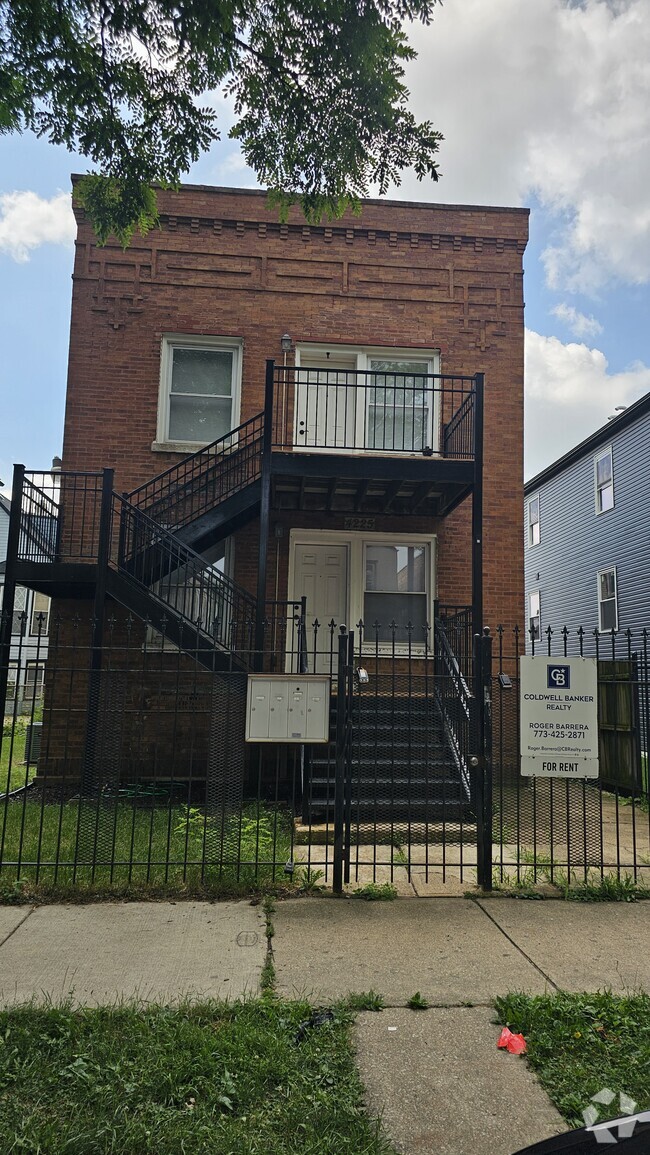 Building Photo - 4223 W Augusta Blvd
