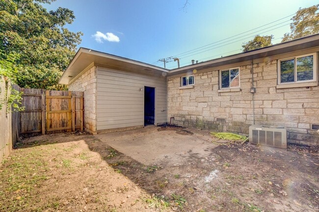 Building Photo - Beautiful 2BD/1BA next to River Parks / Co...