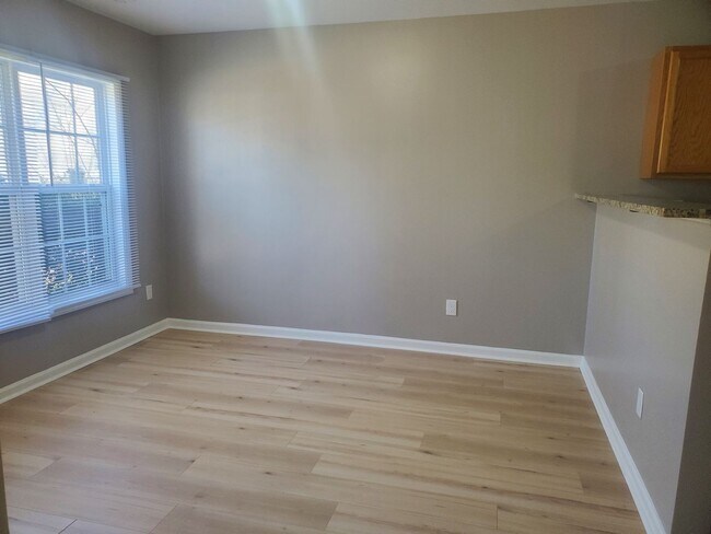 Foto del edificio - 1136 Drew St