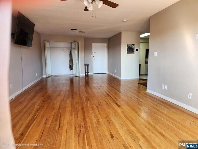 Building Photo - 9055 Palisade Ave