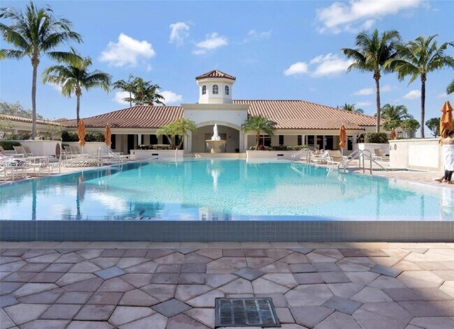 Foto del edificio - 20000 E Country Club Dr
