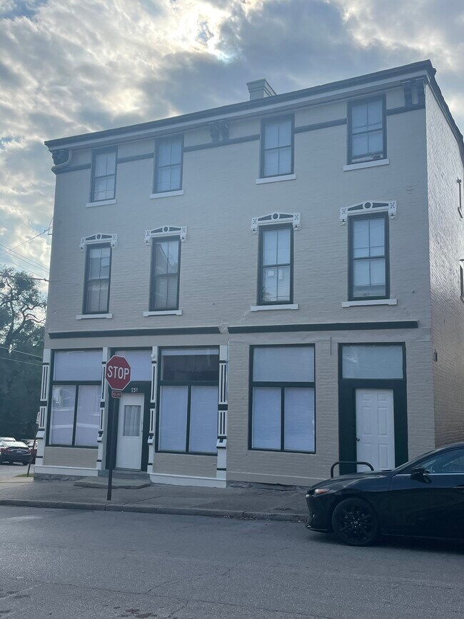 Foto del edificio - 731 Philadelphia St