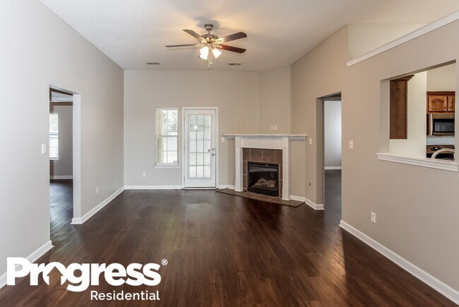 Foto del edificio - 7158 Crape Myrtle Dr