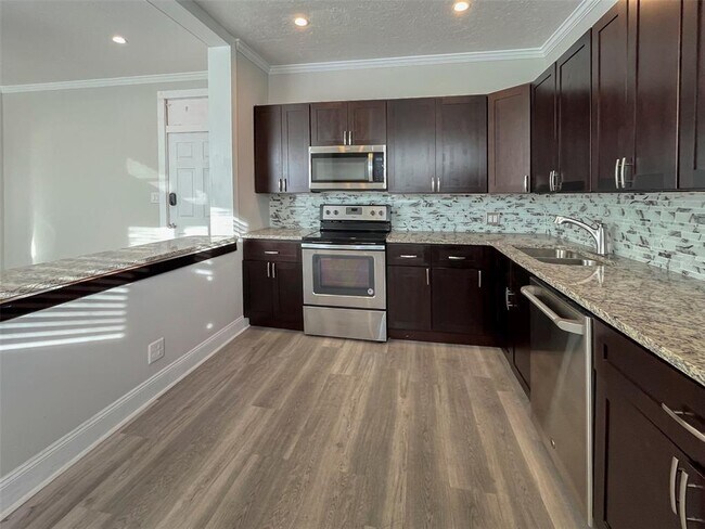 Building Photo - 408 Armada Rd