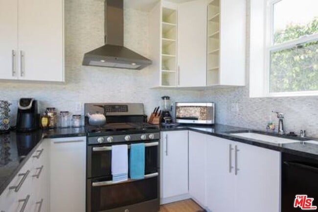 Foto del edificio - 7445 W 81st St