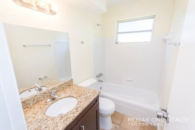 Foto del edificio - 2580 NW 83rd Ave