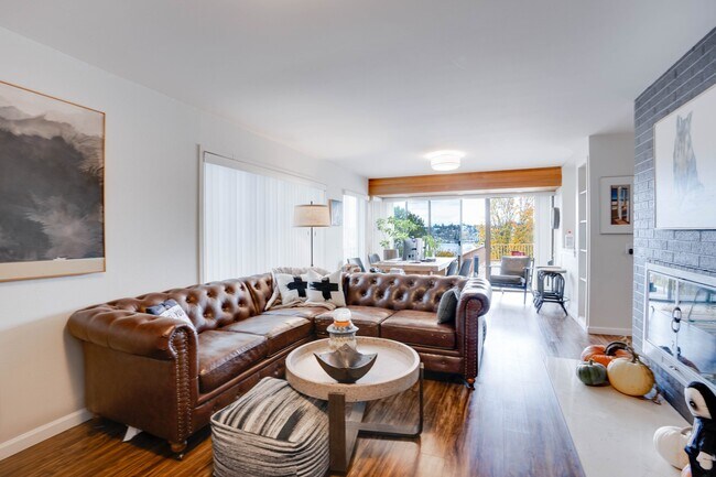 Foto del edificio - 2463 8th Ave N