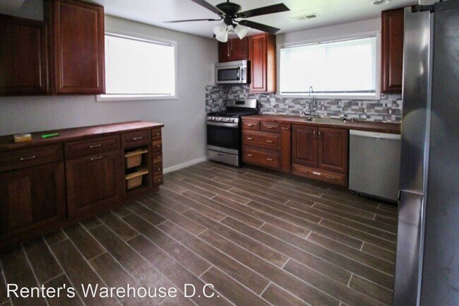 Foto del edificio - 4 br, 2.5 bath House - 3713 Massachusetts ...