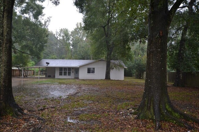 Building Photo - 736 Castlewood St