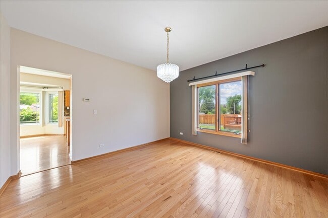 Building Photo - 578 Comstock Ave
