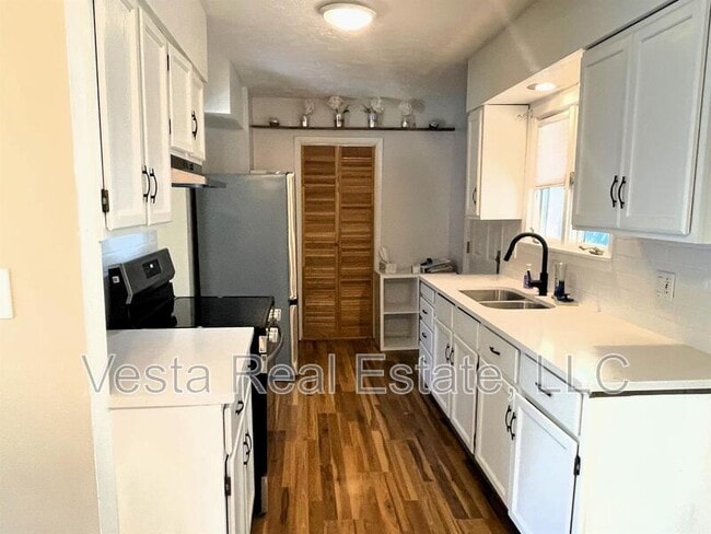 Building Photo - 606 Cullom St