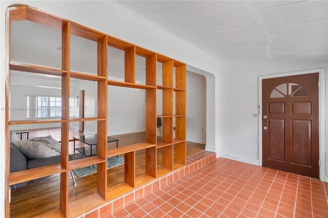 Foto del edificio - 1105 NE 119th St