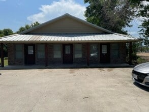 Building Photo - 1450 McNeil