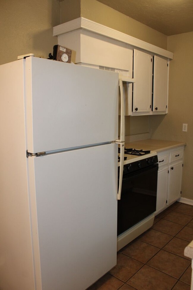 Building Photo - 4 bed, 2 bath - In Moore!