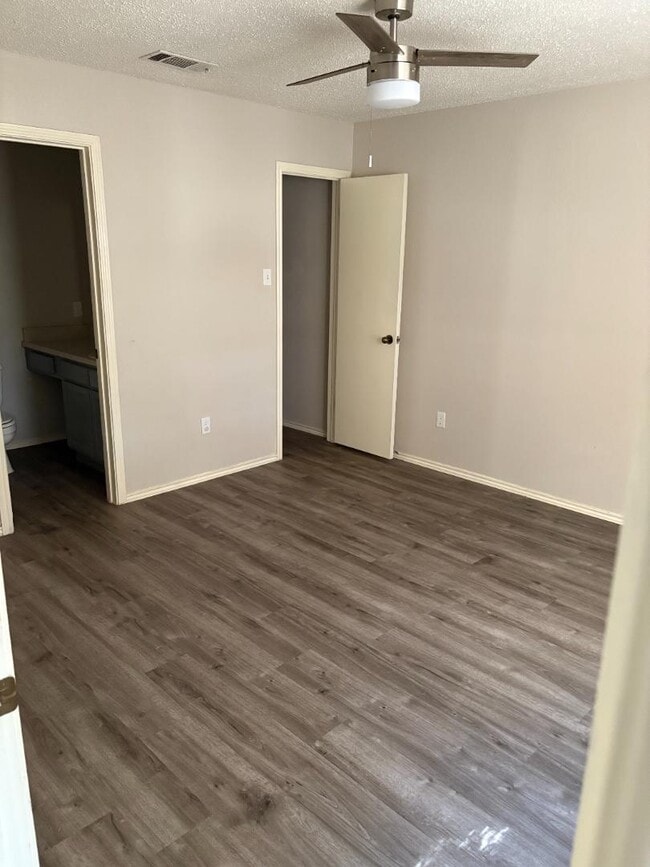 Photo - 416 Matthews Dr Apartment