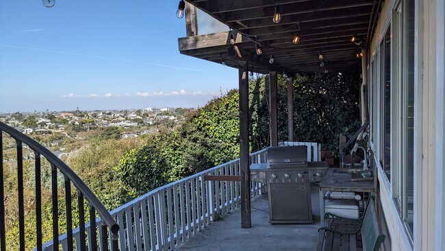 Building Photo - 5331 Bindewald Rd