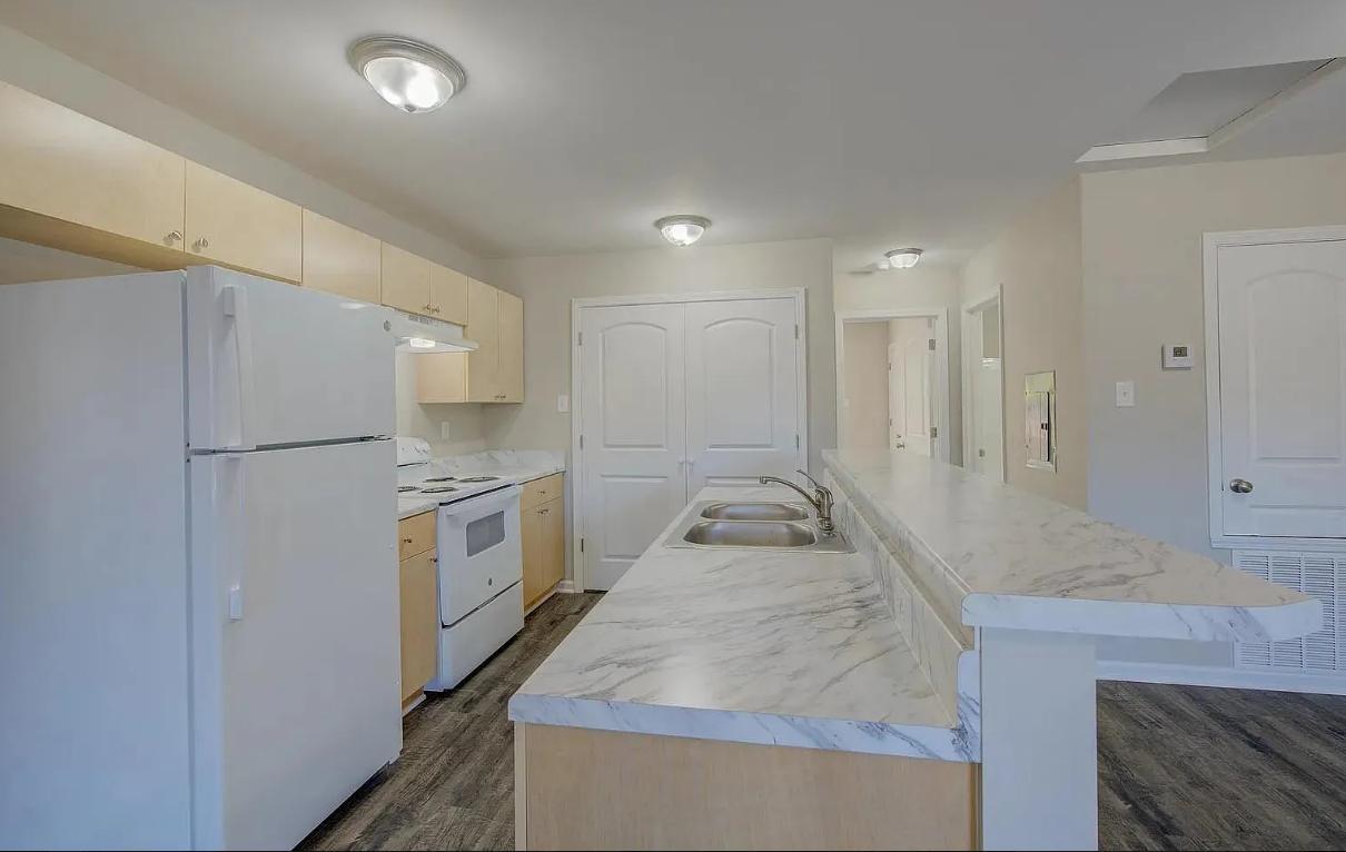 Building Photo - 214 Poplar St