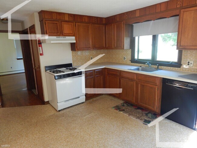 Building Photo - 4 br, 1.5 bath House - 35 Hazel St 33