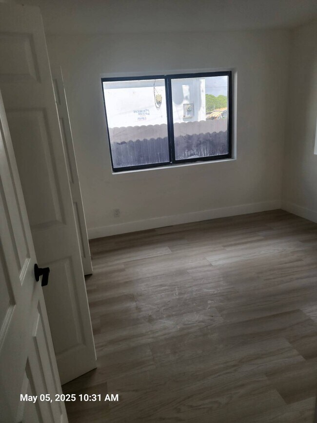 Foto del edificio - 3171 SW 11th St