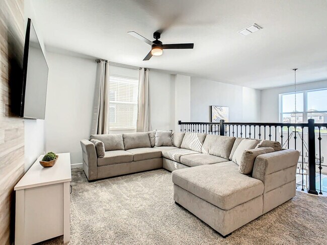 Building Photo - 570 Sticks St