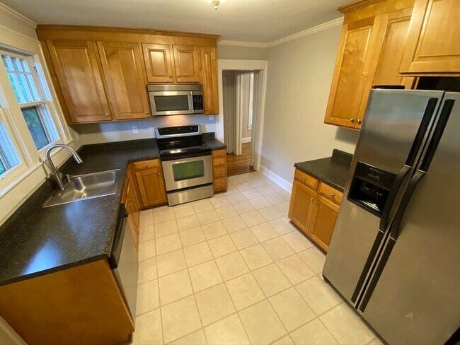 Building Photo - 1409-4 Pilot View St-1BR/1BA-West End APT!!!