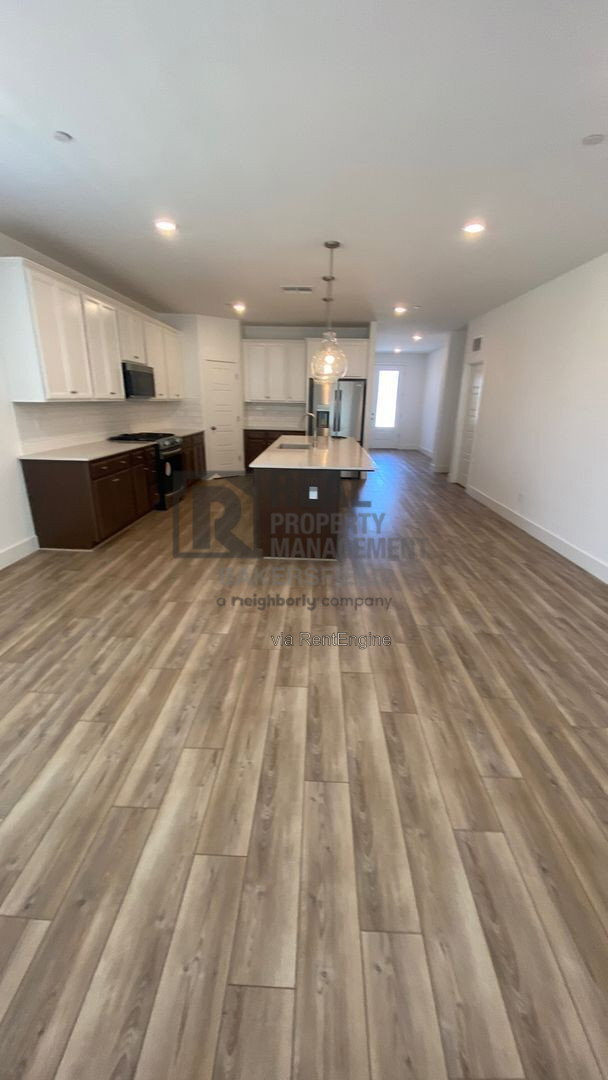 Foto del edificio - 6617 Shaver Dr