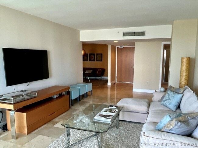 Foto del edificio - 16500 Collins Ave