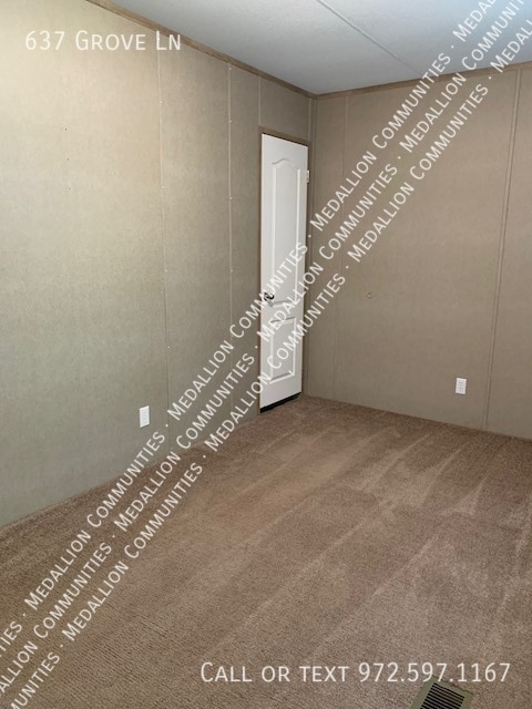 Foto del edificio - 637 Grove Ln