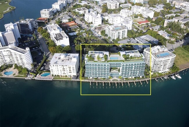 Building Photo - 9201 E Bay Harbor Dr