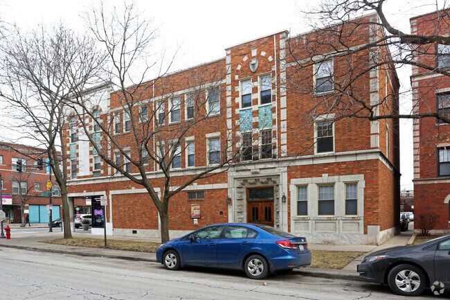 Building Photo - 810-832 Dempster St