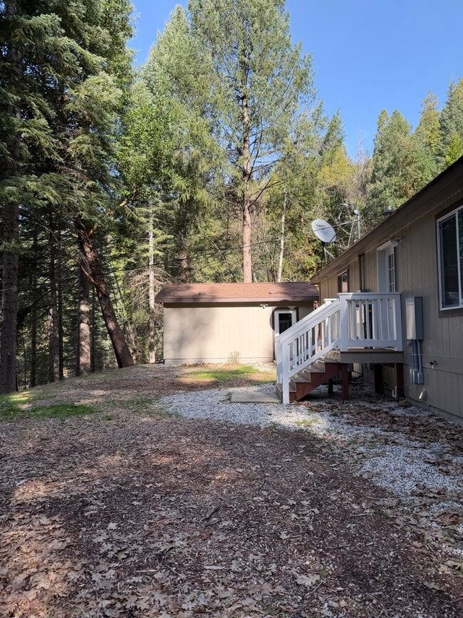 Building Photo - 13345 Pasquale Rd