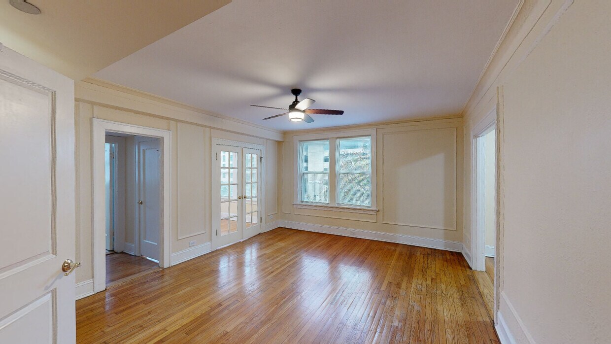 Photo - 4616 Lindell Blvd. (Carleton Apt)