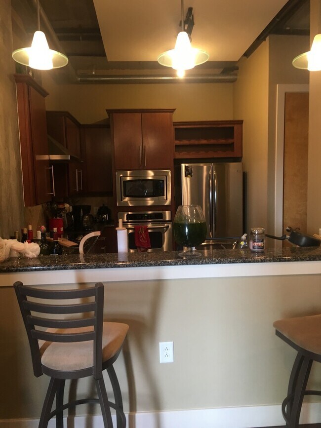 Building Photo - Awesome Two Bedroom Two & Two Bath Condo i...