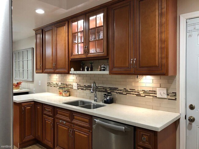 Foto del edificio - 5058 Garden Way