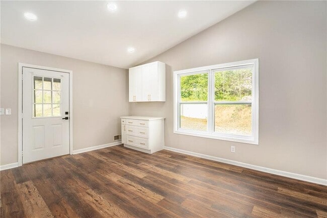Building Photo - 218 Trickum Hills Ln