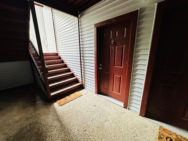 Building Photo - 401 Berryfield Ln