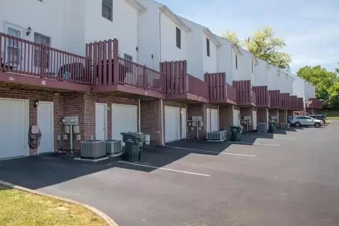Foto del edificio - 627 Beaverview Dr