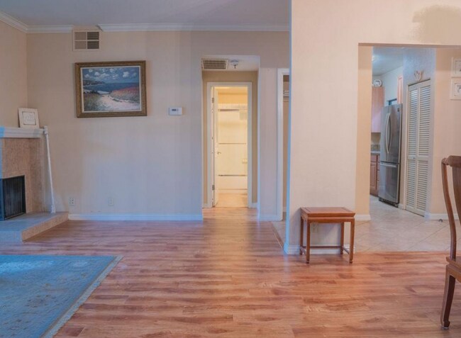 Foto del edificio - Charming 2 Bed, 2 Bath Condo in Santa Clara