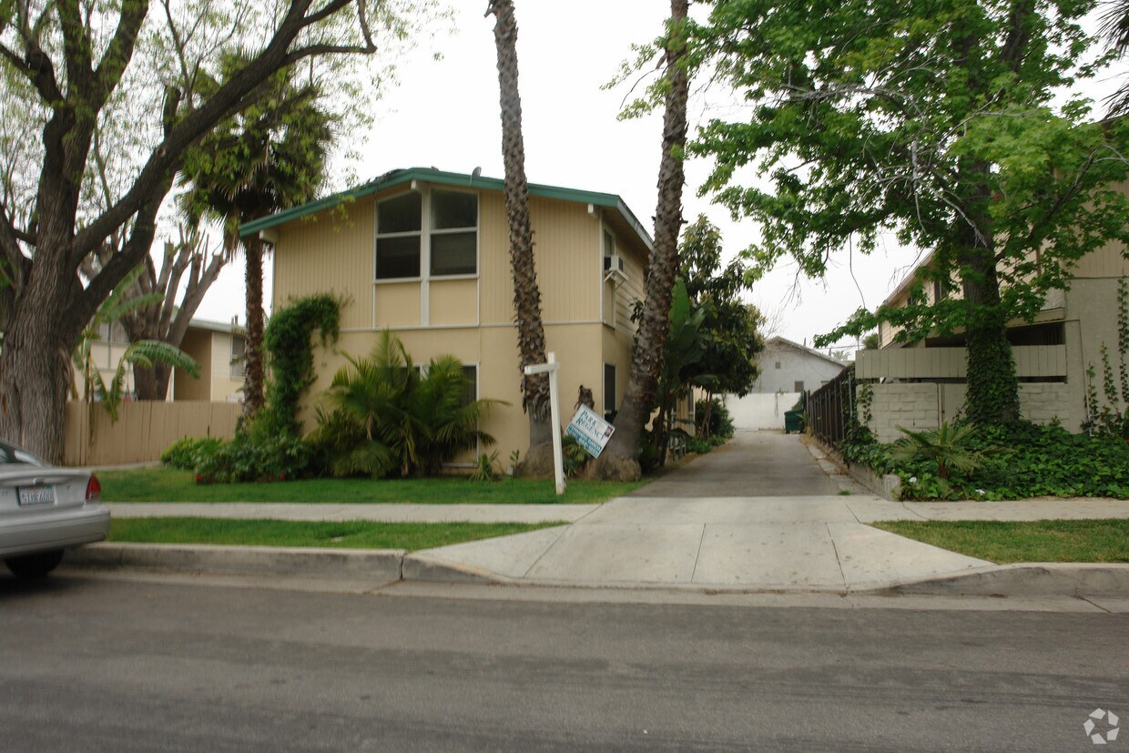 Primary Photo - 8363 Amigo Ave