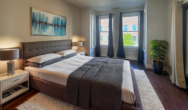 Building Photo - Large classic Mission top floor flat w/ori...