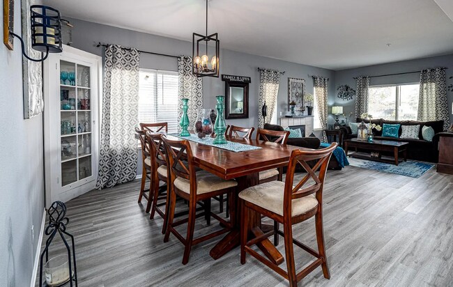 Foto del edificio - Ask about our Move-In Special