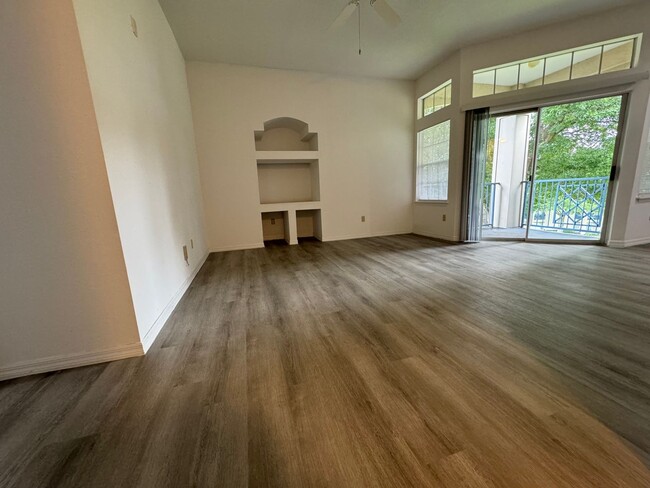 Building Photo - 3RD Floor Unit 2bed 2bath Bermuda Dunes Ca...