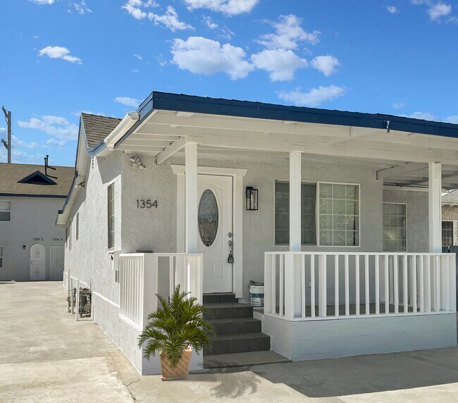 Foto del edificio - 1354 W 36th Pl