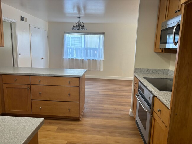 Building Photo - San Jose-nicely updated 4 bedroom  2 bathr...