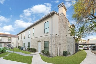 Building Photo - 2425 Augusta Dr