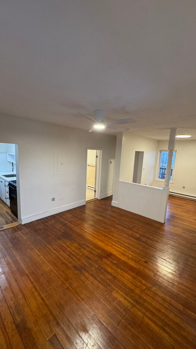 Foto del edificio - 70 Edwards St