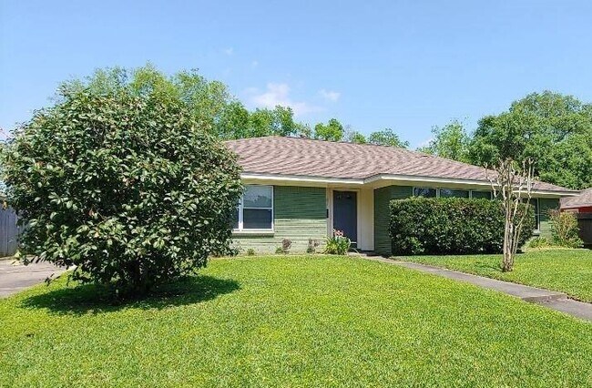 Building Photo - 4710 Tonawanda Dr