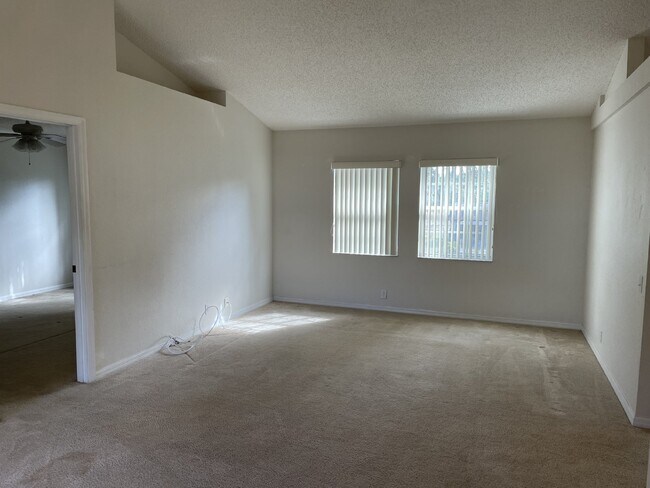Foto del edificio - Beautiful 3-bedroom, 2-bath house availabl...