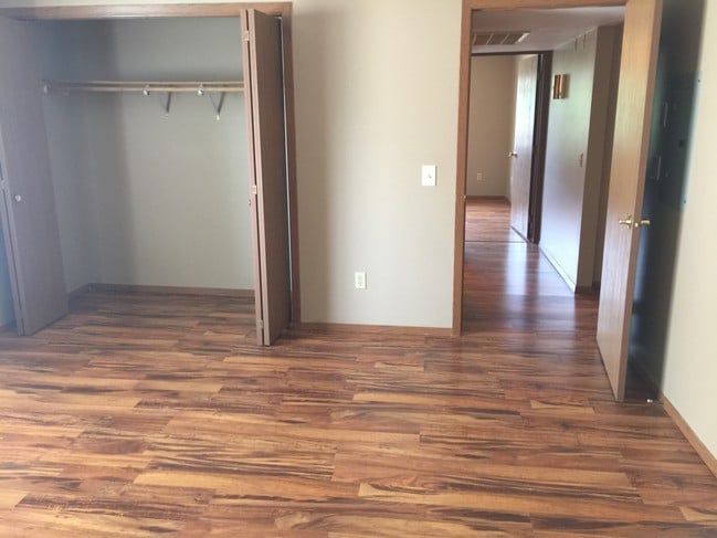 Building Photo - 4909 S Tennis Ln