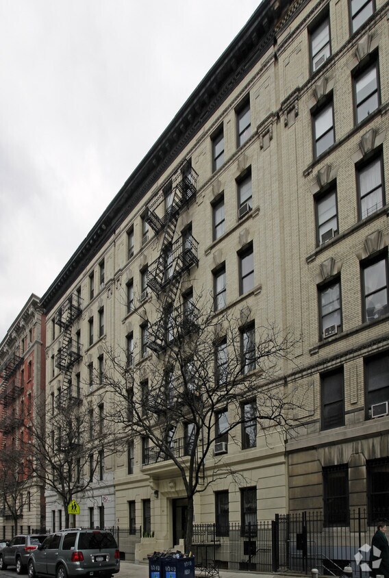 Building Photo - 57 E 95th St